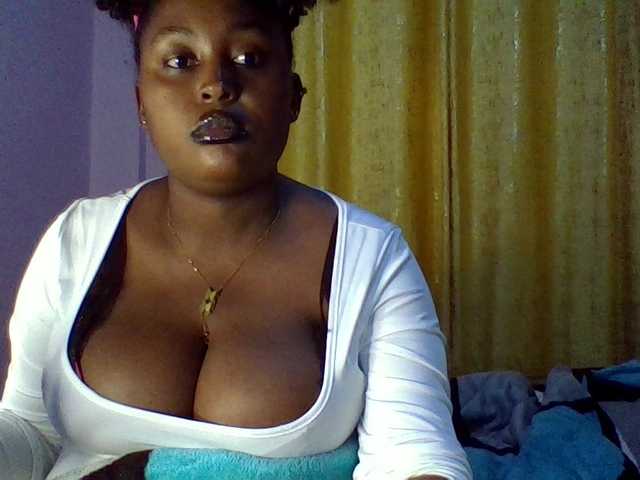 curvysexy's BongaCams show and profile