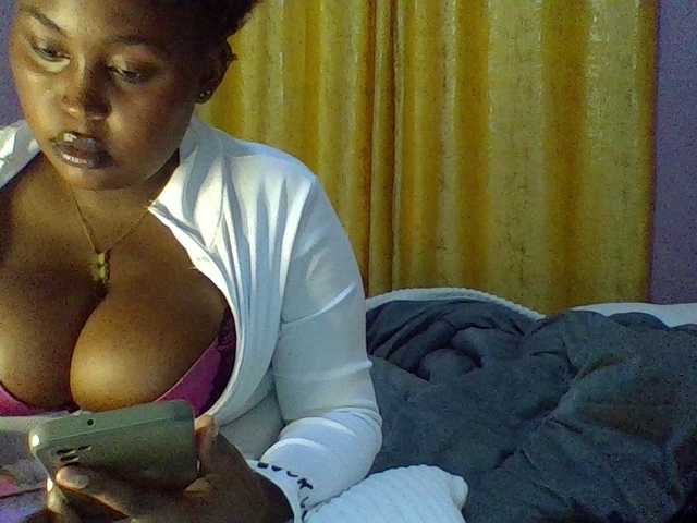 curvysexy's BongaCams show and profile