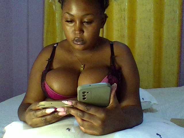 curvysexy's BongaCams show and profile