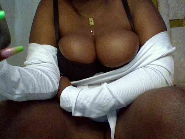 Curvysexy bongacams