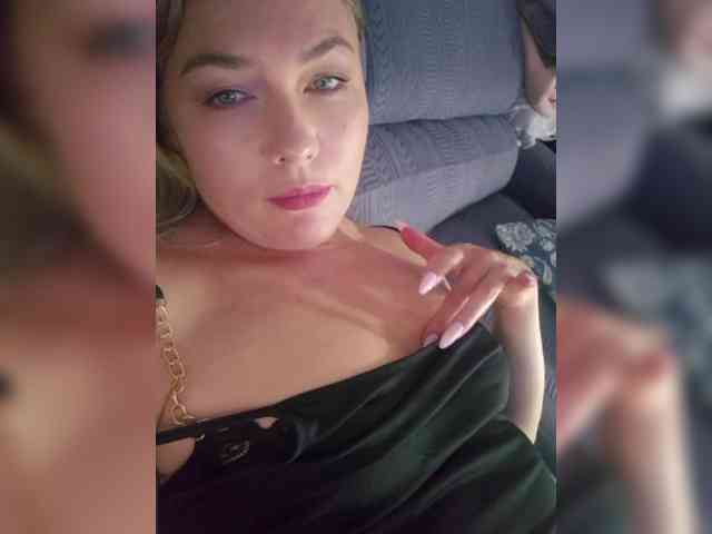 Yesenia-1 webcam
