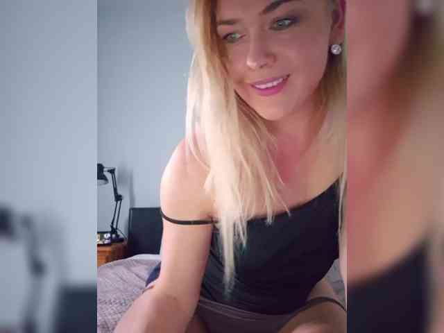 Yesenia-1 webcam