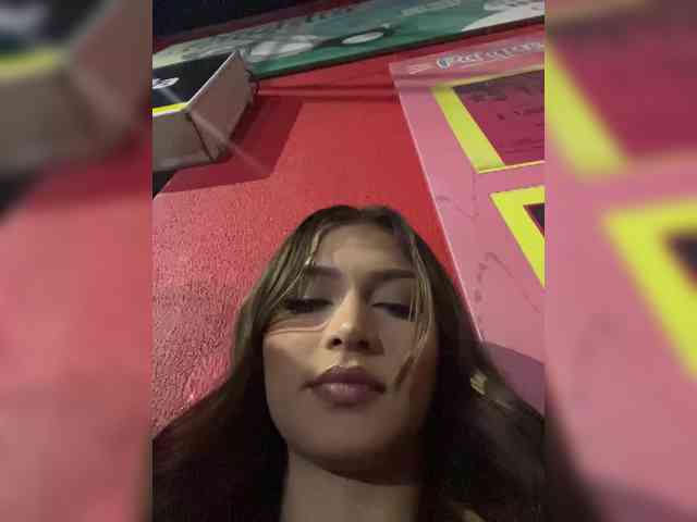 Gisellee-Roy webcam