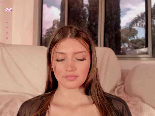 Gisellee-Roy webcam