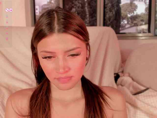 Gisellee-Roy webcam
