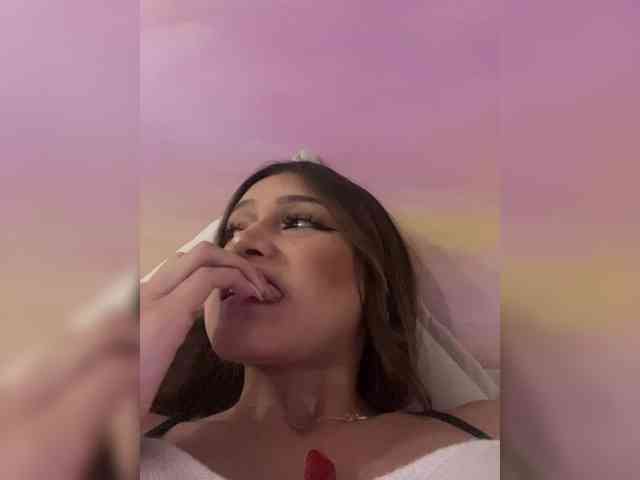 Gisellee-Roy webcam