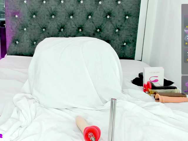 shara-24's BongaCams show and profile