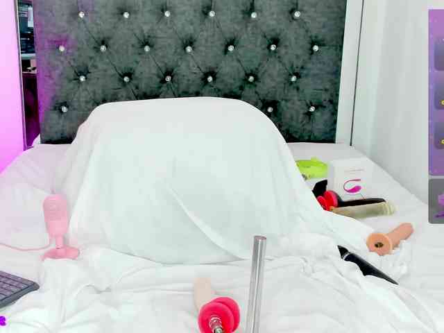 shara-24 Live Webcam on BongaCams