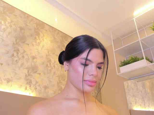 JadaKai webcam