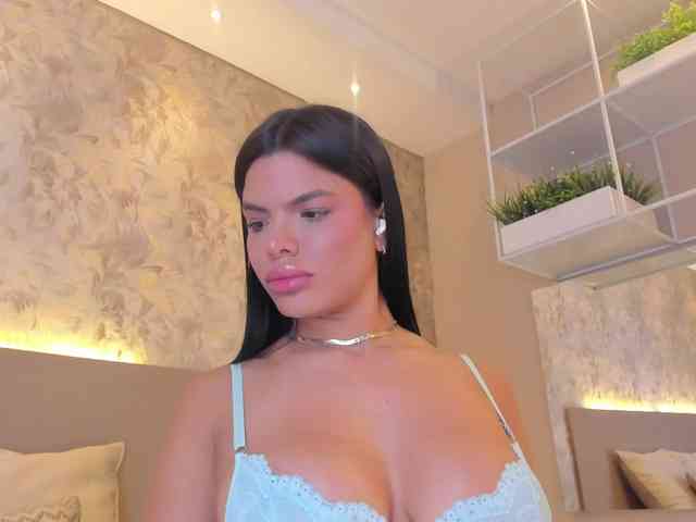 JadaKai webcam