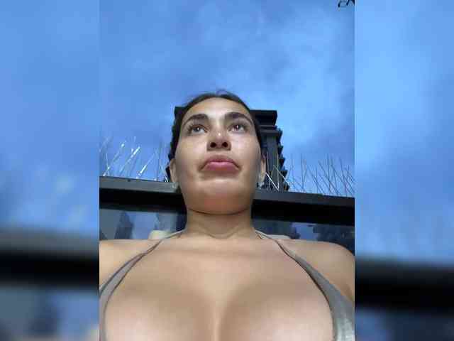hot striptease Talilia