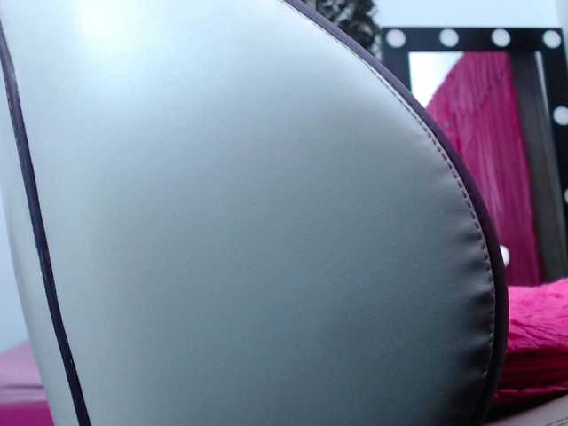 Ambaar's BongaCams show and profile