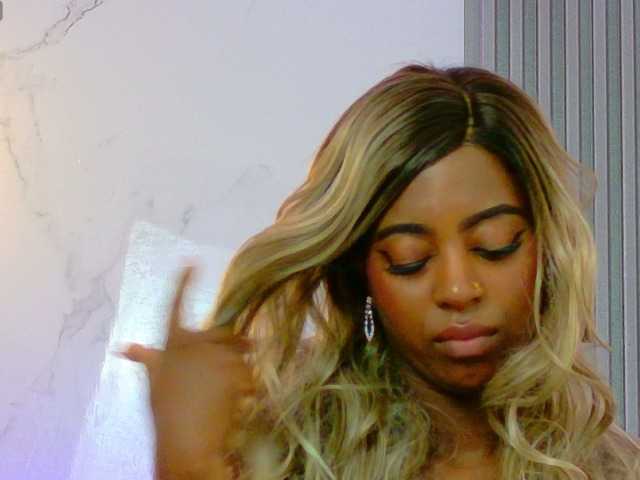 ebonydreams01's BongaCams show and profile