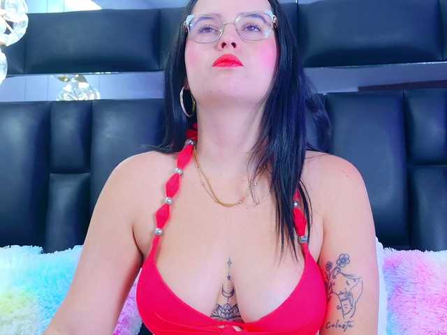 DahianaMoss's BongaCams show and profile