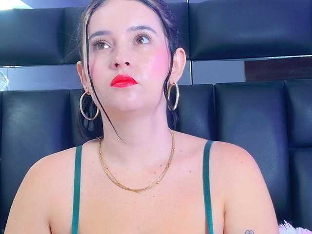 DahianaMoss's BongaCams show and profile