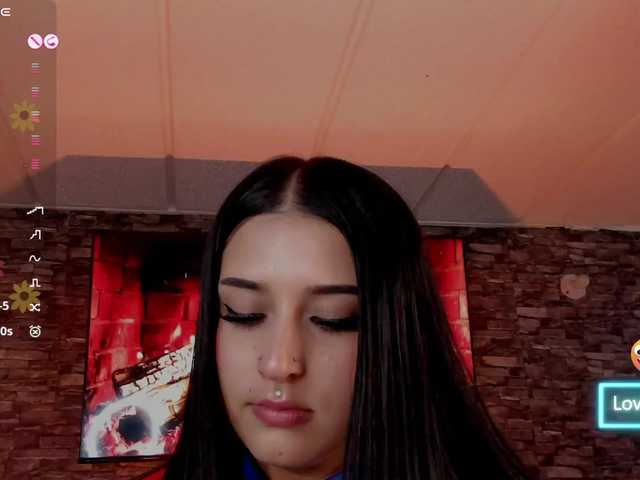 Charlotte-greys's BongaCams show and profile