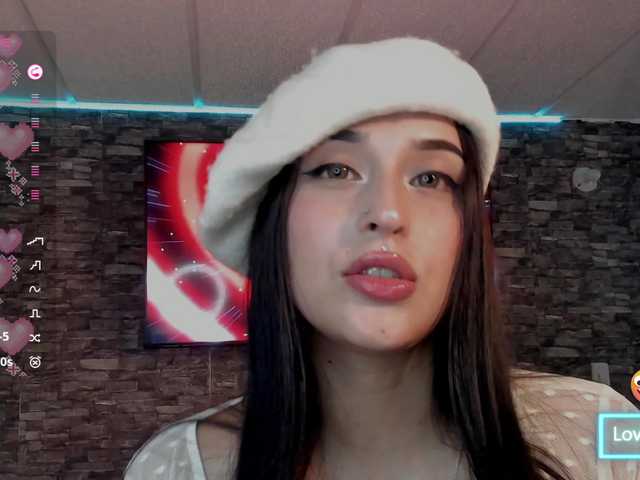 Charlotte-greys's BongaCams show and profile