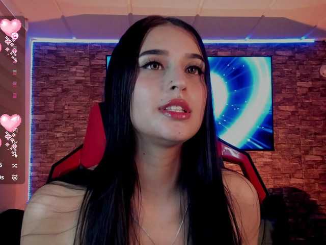 Charlotte webcam bongacams model stream image