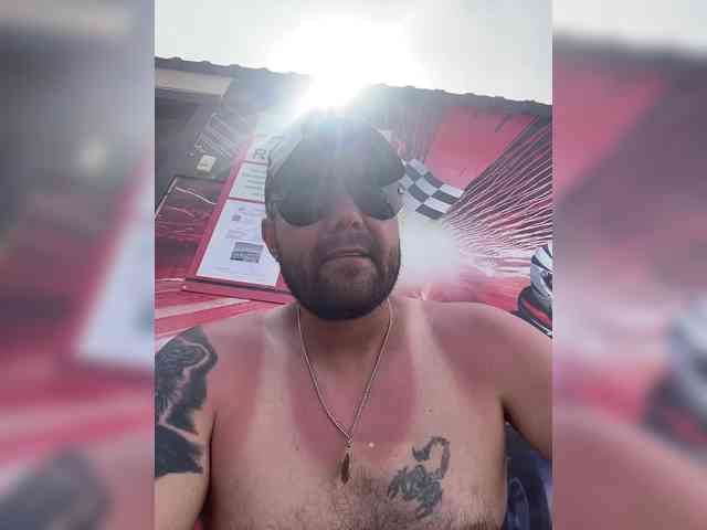 Artur1235 Live Webcam on BongaCams