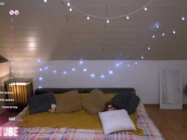 BUSTYTUBE's BongaCams show and profile