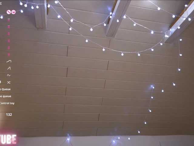 BUSTYTUBE's BongaCams show and profile