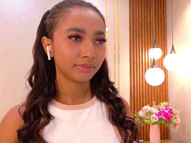 GabrielaLugo's BongaCams show and profile