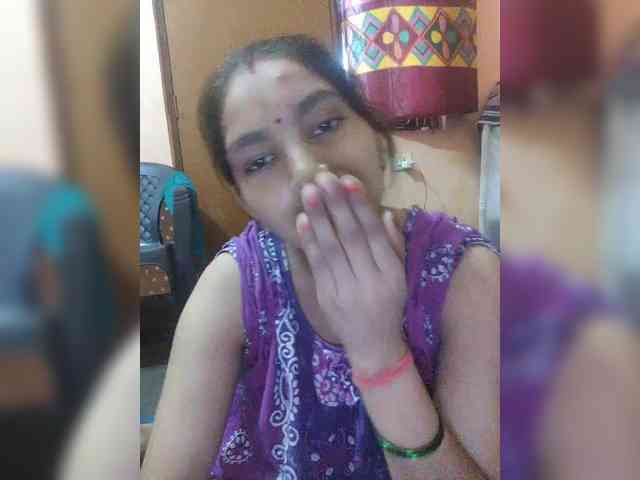 Dreams905 webcam