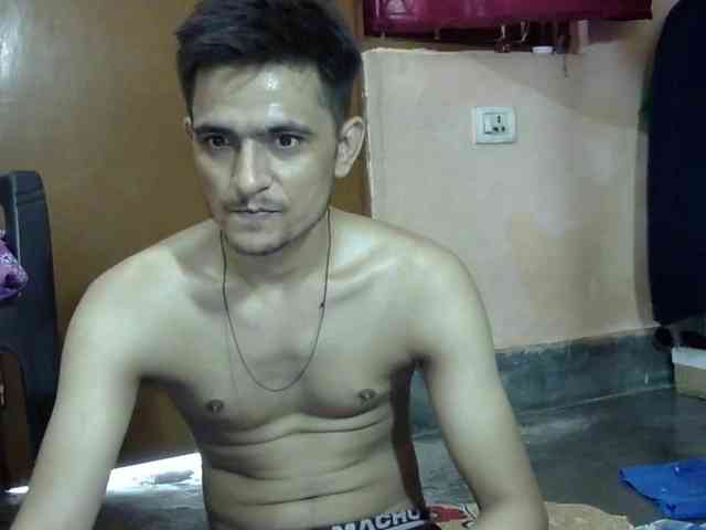 Dreams905 webcam
