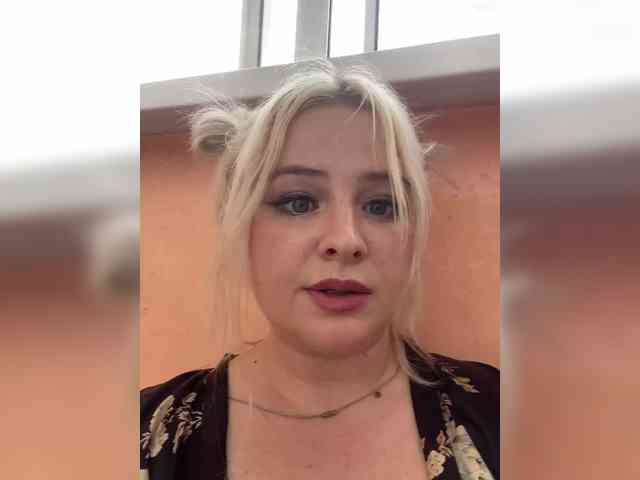 VikkiVia webcam