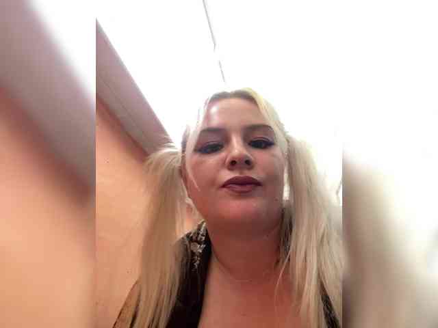 VikkiVia webcam
