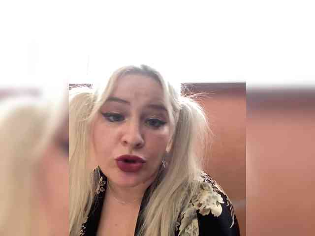VikkiVia Live Webcam on BongaCams