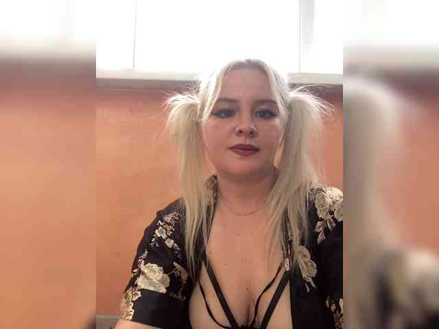 VikkiVia Live Webcam on BongaCams