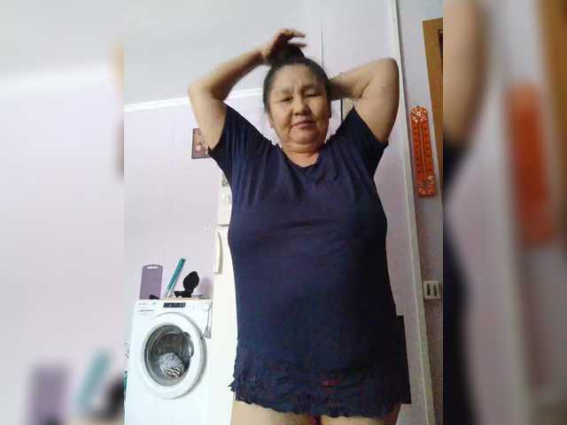 2Milf45's BongaCams show and profile