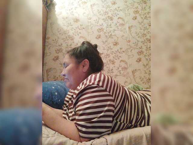 2Milf45's BongaCams show and profile