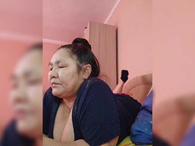 2Milf45's BongaCams show and profile