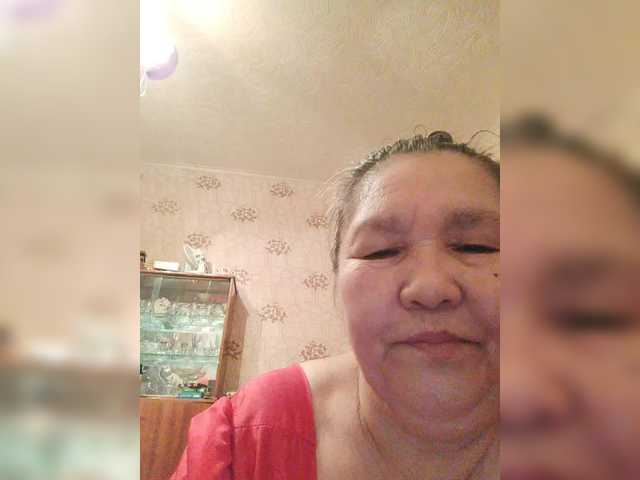 2Milf45's BongaCams show and profile