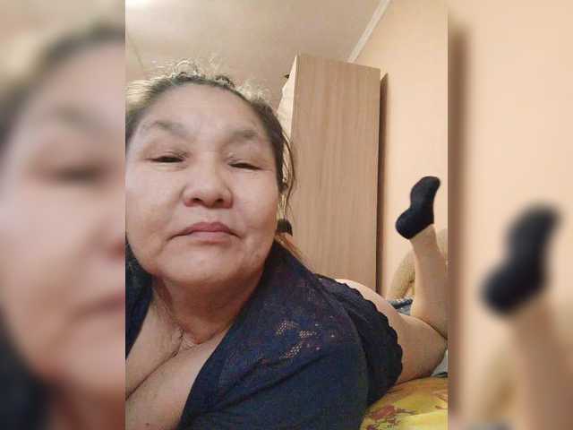 2Milf45's BongaCams show and profile