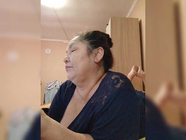 2Milf45's BongaCams show and profile