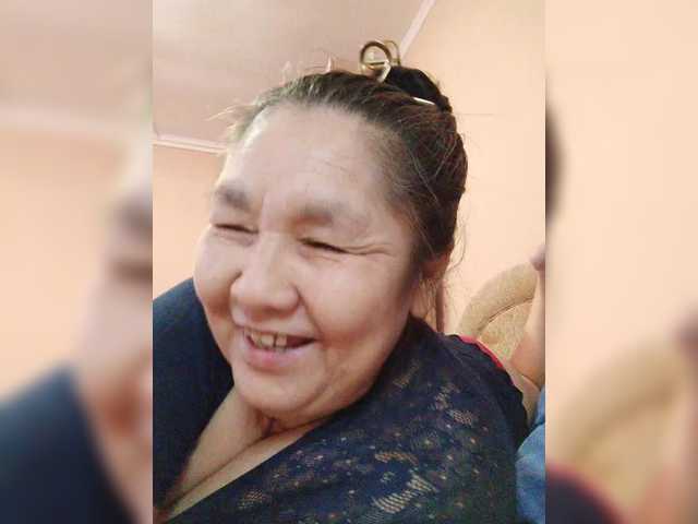 2Milf45's BongaCams show and profile