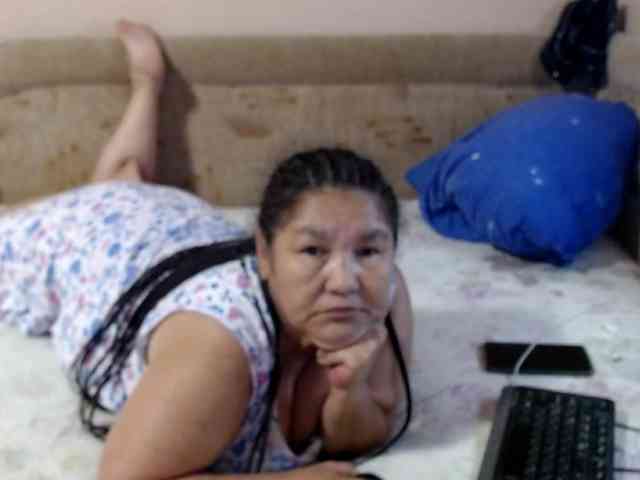 MilfZulfiya webcam