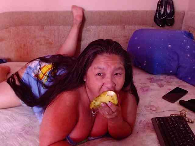 MilfZulfiya webcam