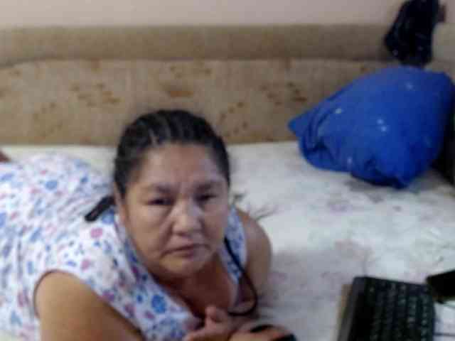 MilfZulfiya webcam