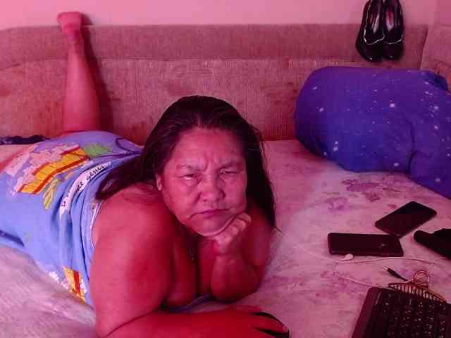 MilfZulfiya webcam