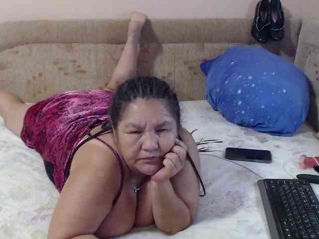 MilfZulfiya webcam