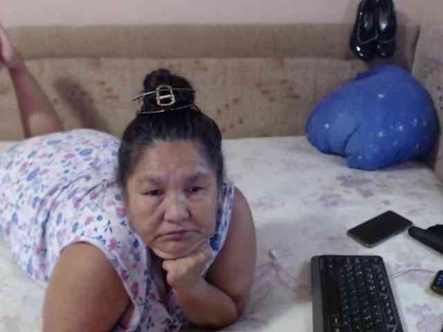 MilfZulfiya webcam
