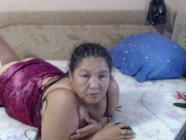 MilfZulfiya webcam