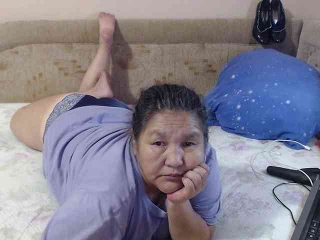 MilfZulfiya webcam