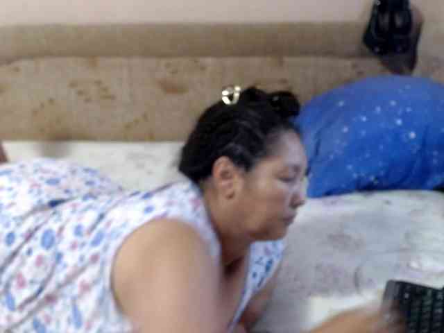 MilfZulfiya webcam