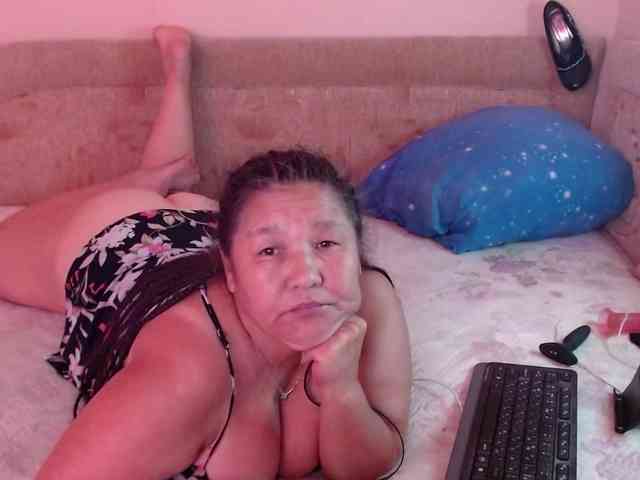 MilfZulfiya webcam