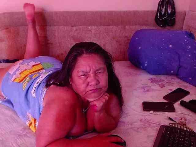 MilfZulfiya webcam